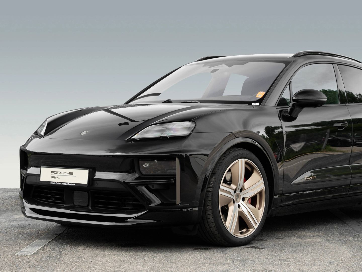 Porsche Macan Turbo Burmester AHK AR HUD Surround View