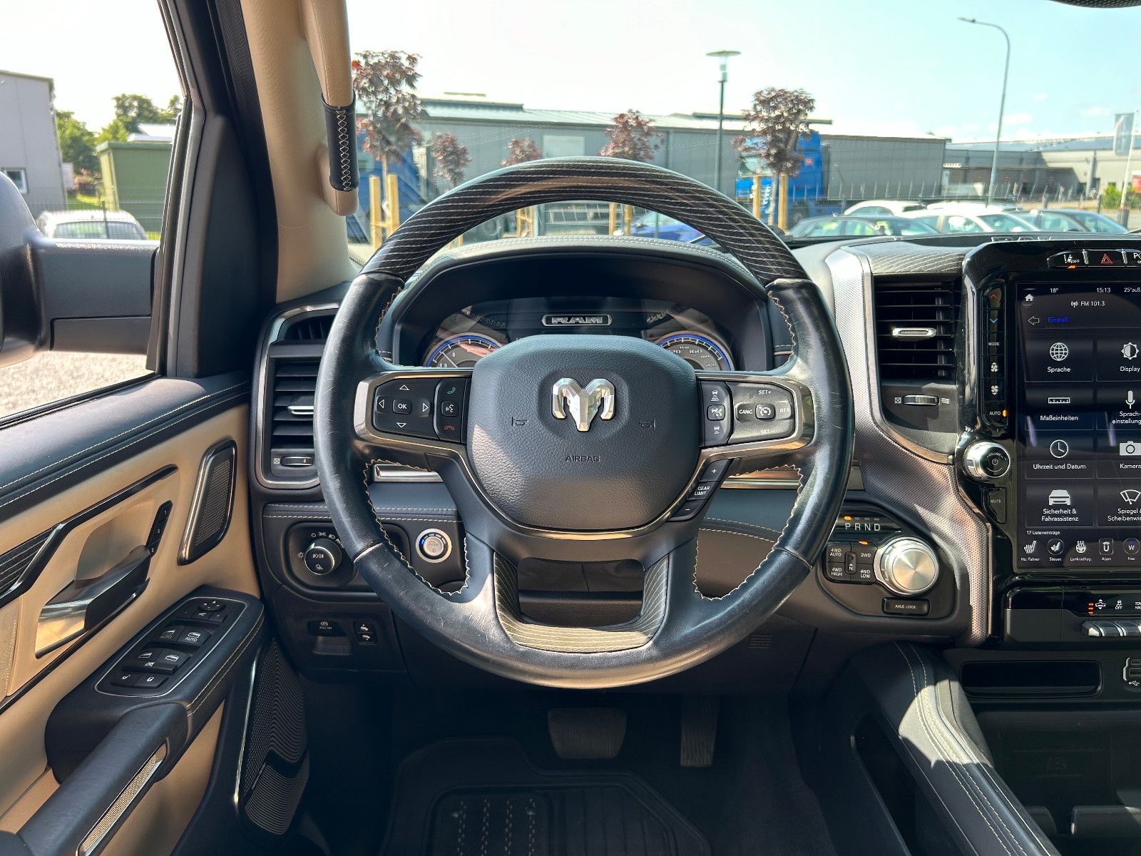 Dodge RAM 1500 Limited *LUFT*LPG*ACC*360*PANO*DE*