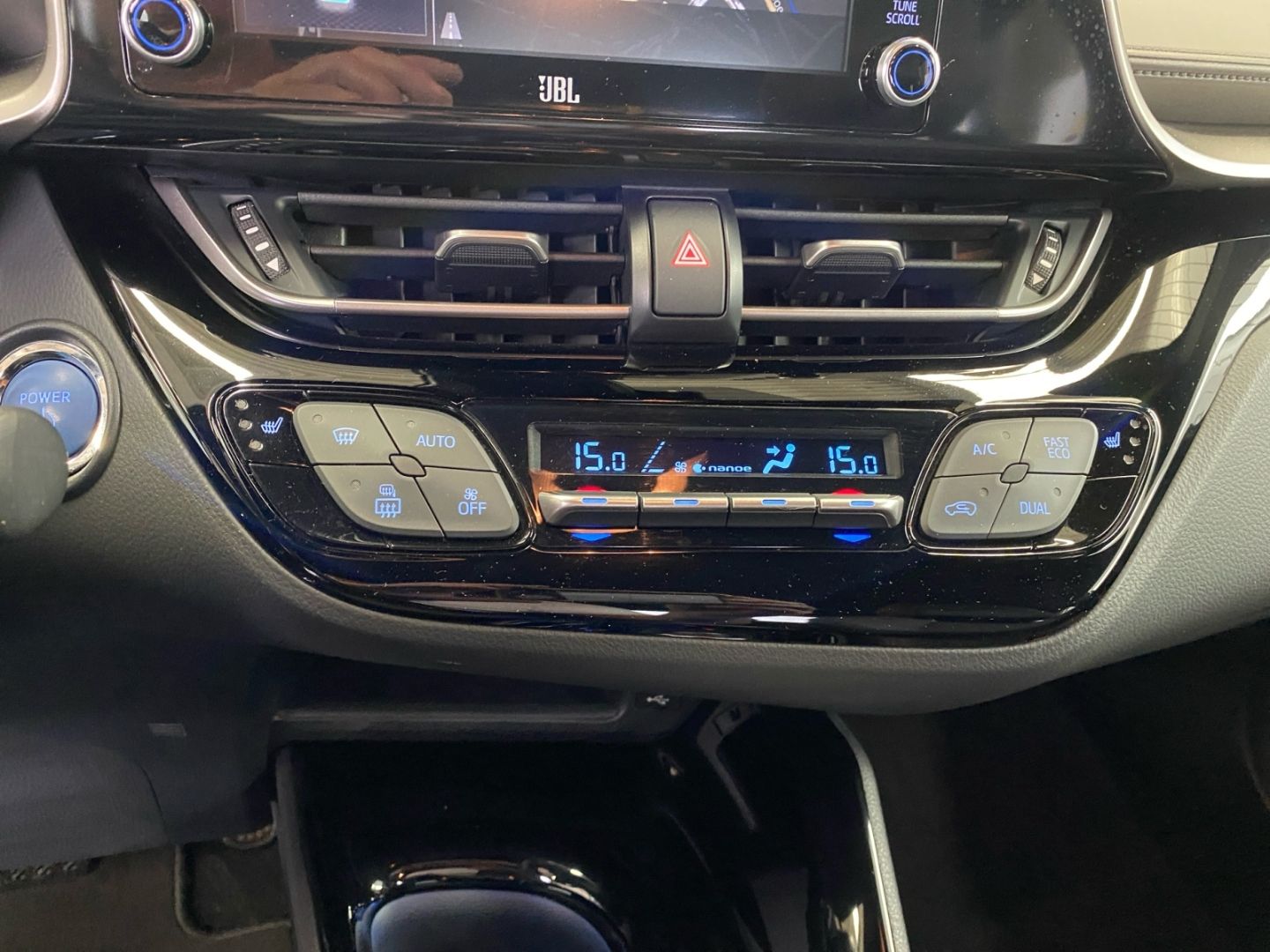 Toyota C-HR 2.0 Hybrid Lounge - Samsaru's Car Outlet