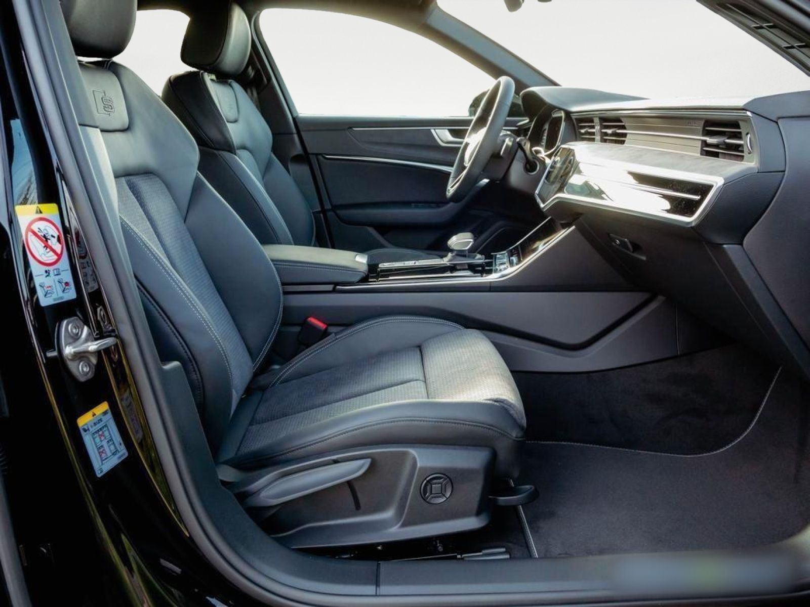 Audi A6 Avant 40 TDI quattro S line - Samsaru's Car Outlet