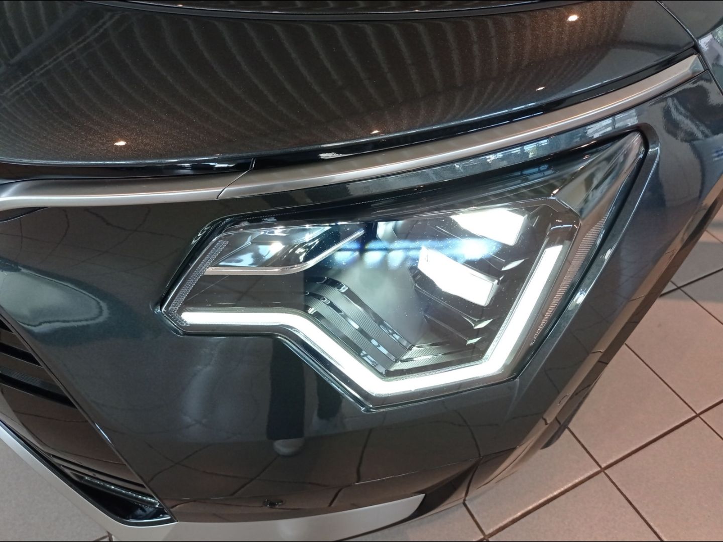 Kia Niro Spirit Plug-in Hybrid - Samsaru's Car Outlet