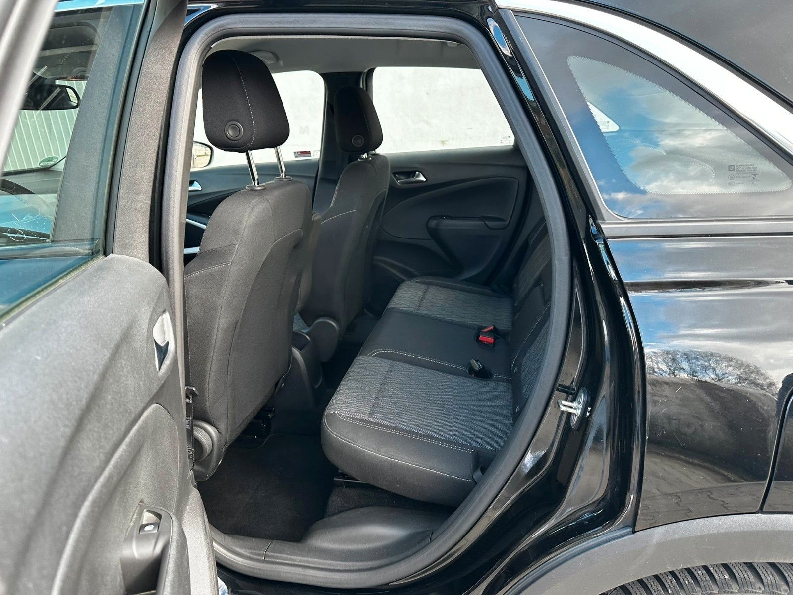 Opel Crossland X - Samsaru's Car Outlet
