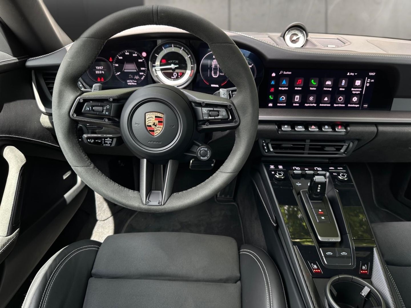 Porsche 911 Targa 4 GTS - Samsaru's Car Outlet