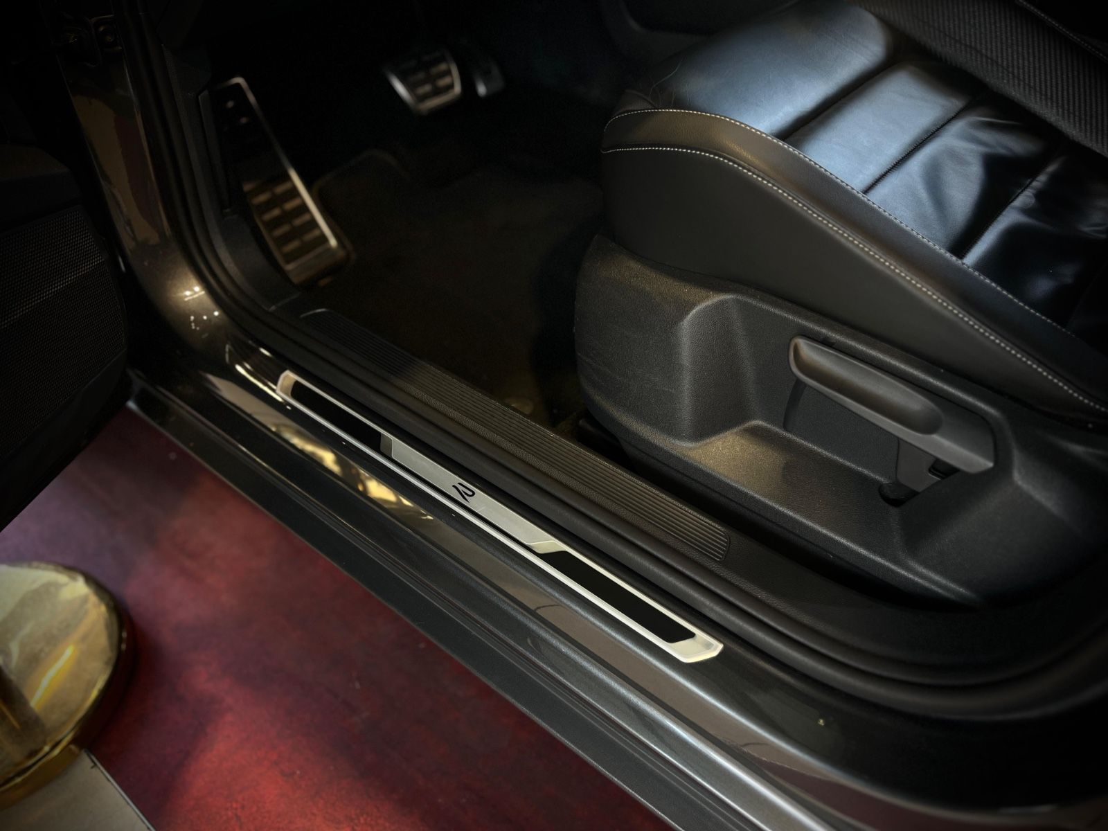Volkswagen T-Roc R 4Motion - Samsaru's Car Outlet