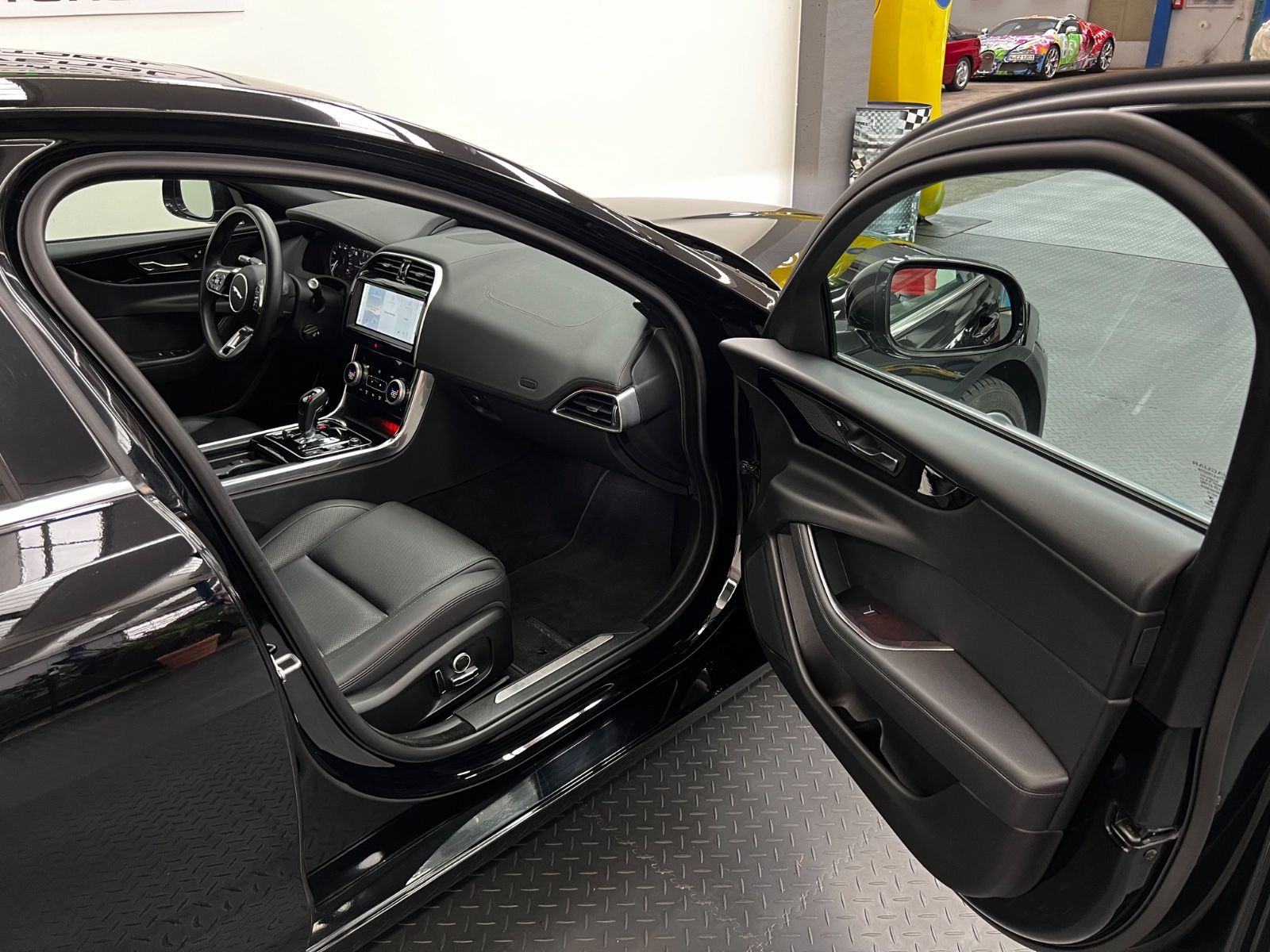 Jaguar XE S  AWD 4x4*LEDER*PANO*LED*NAVI*ACC*360°CAM*