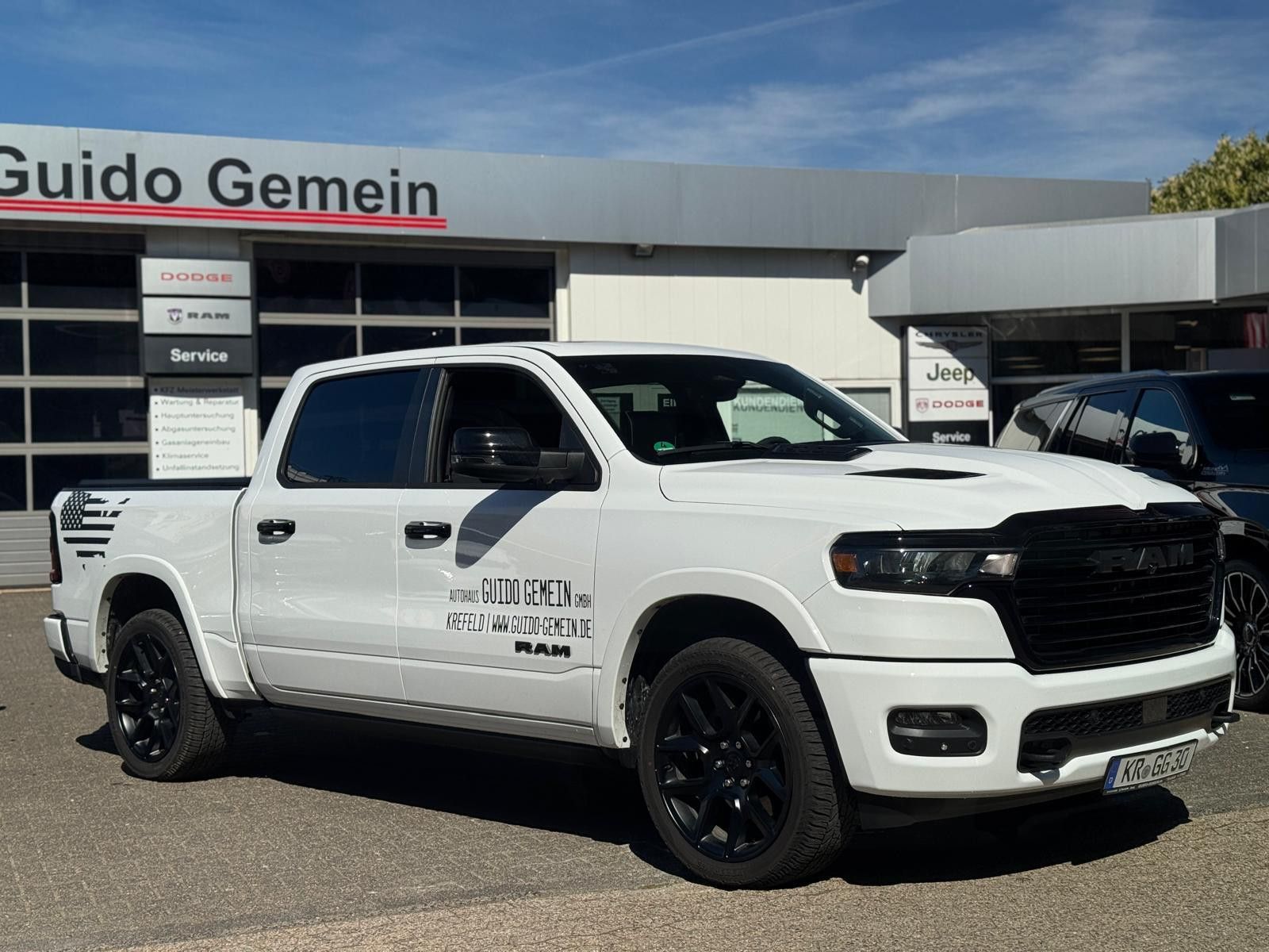 Dodge RAM Laramie Night + Luftfederung + elektr. Tritt