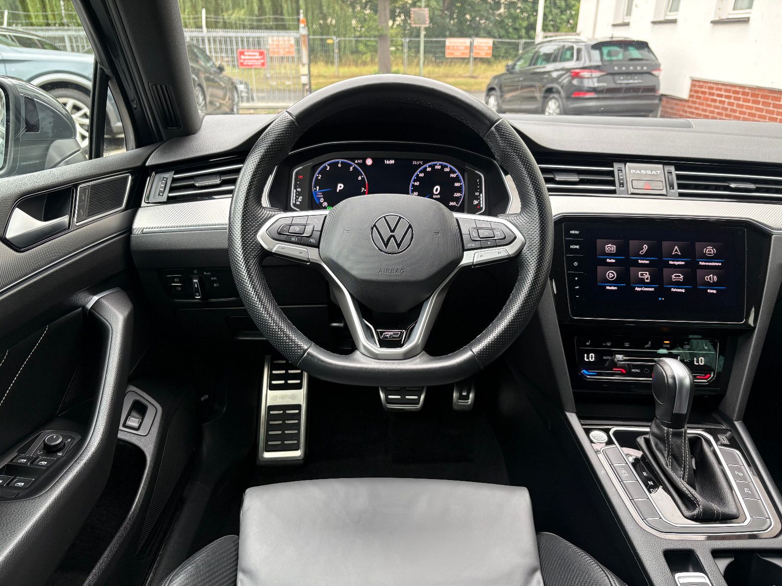 Volkswagen Passat 2.0 TSI DSG Variant 2x R LINE SPORT PAKET