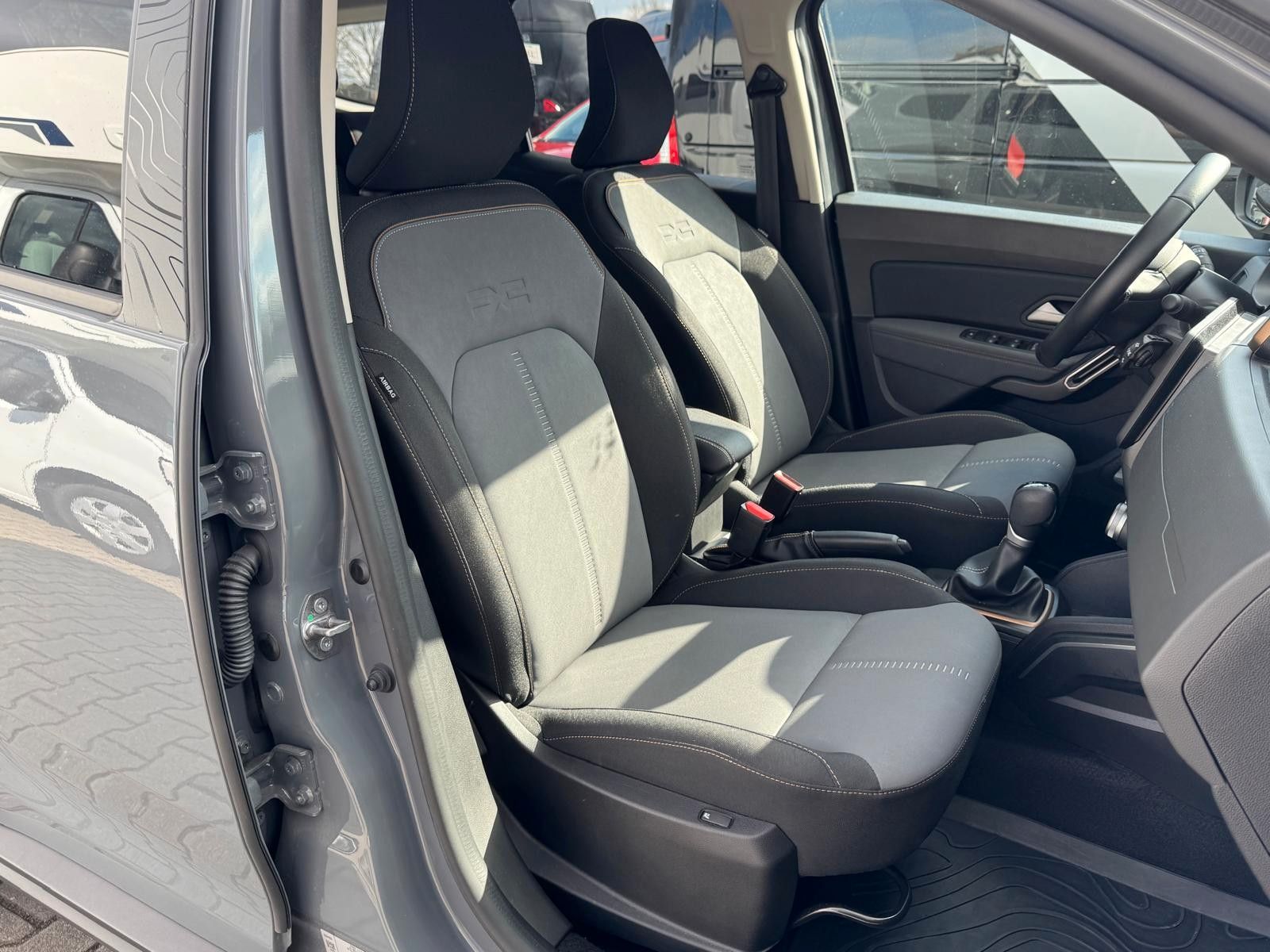 Dacia Duster Extreme TCe 150 EDC - Samsaru's Car Outlet