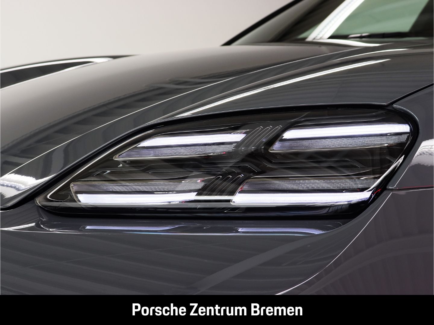 Porsche Macan Electric 4 Bose Matrix LED Panorama 22 Zol