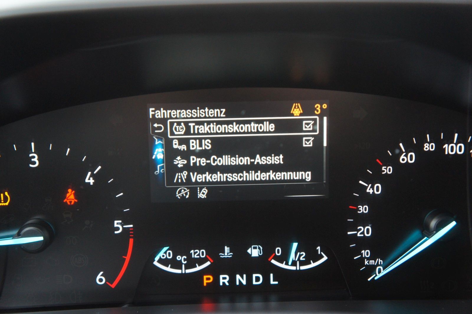 Ford Focus Lim Cool&Connect*ACC*LED*KAM*AGR*BLIS*