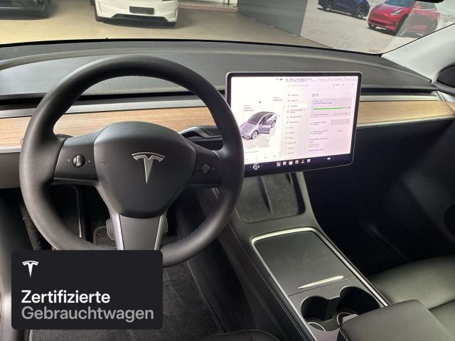 Tesla Model Y Rear-Wheel Drive