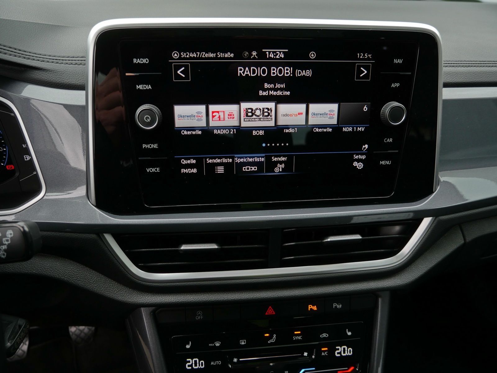 Volkswagen T-Roc Style 1.0 TSI - Samsaru's Car Outlet