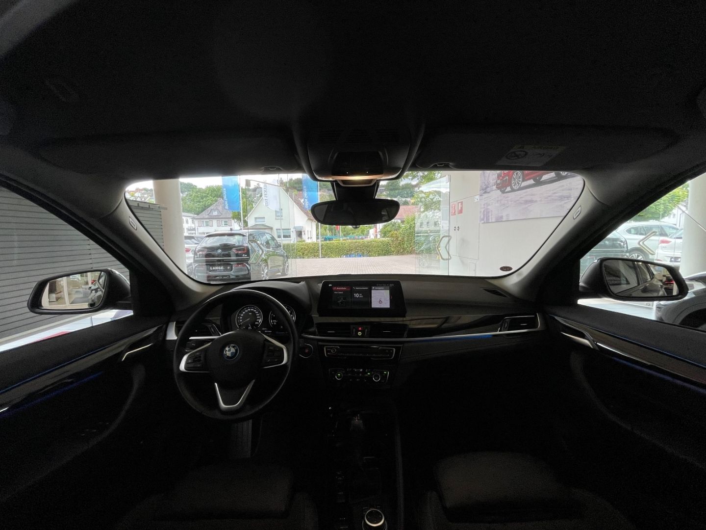 BMW X1 xDrive 25e Sport Line - Samsaru's Car Outlet