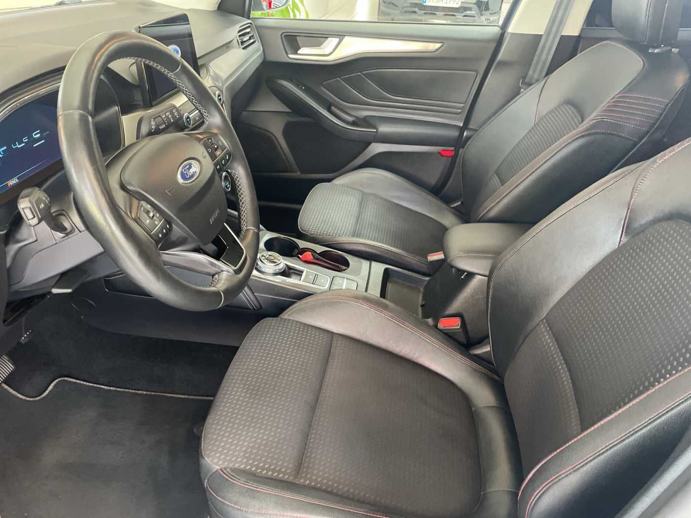 Ford Focus Turnier Aut. TITANIUM X - Samsaru's Car Outlet