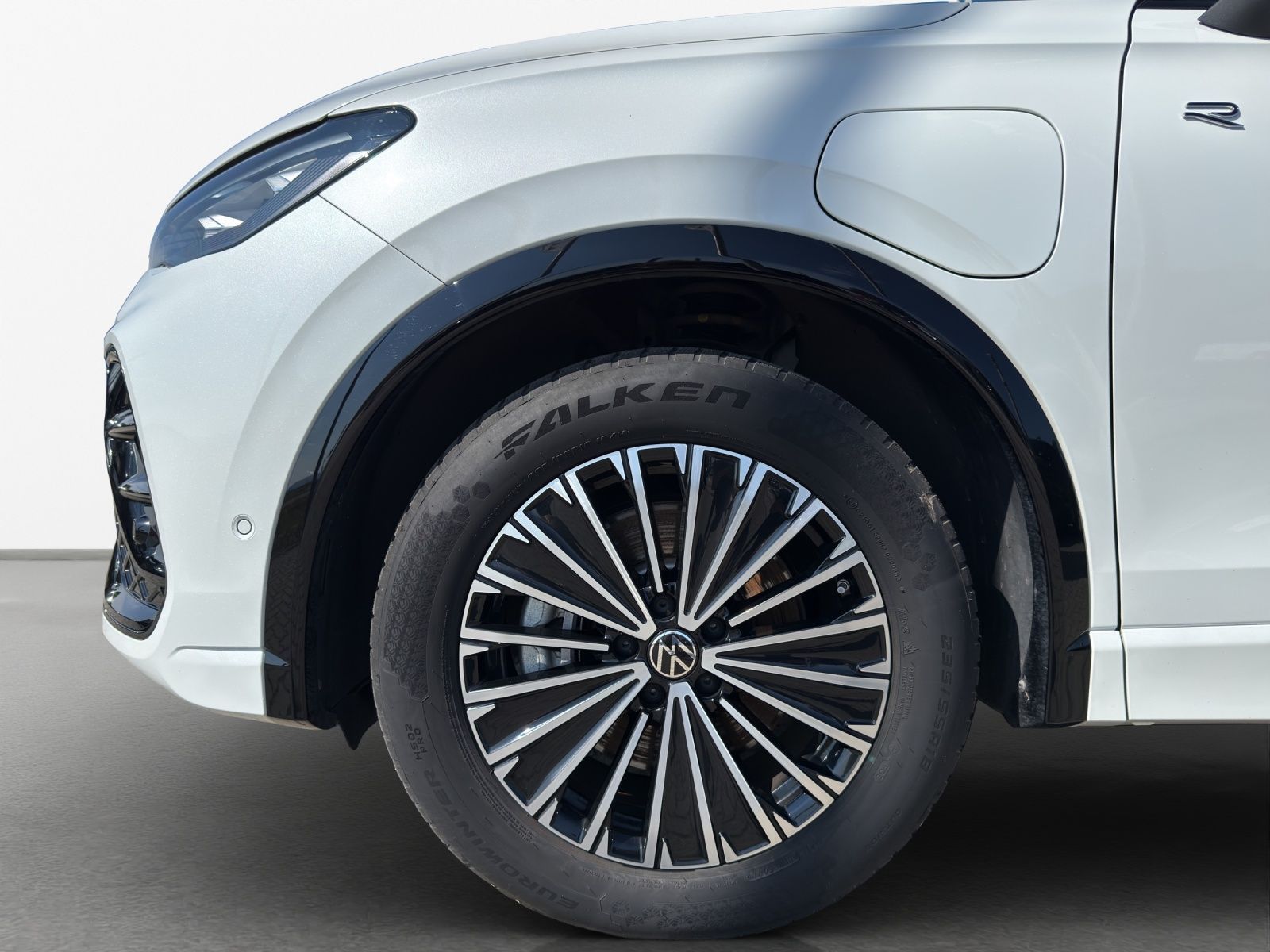 Volkswagen Tiguan 1.5 e-Hybrid DSG R-LINE*BLACK-STYLE*IQ.LI