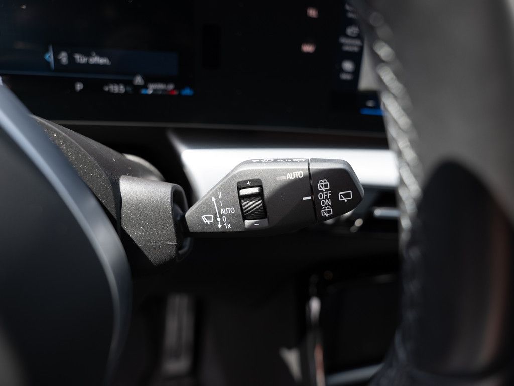 BMW X1 xDrive23i M-Sport - Samsaru's Car Outlet