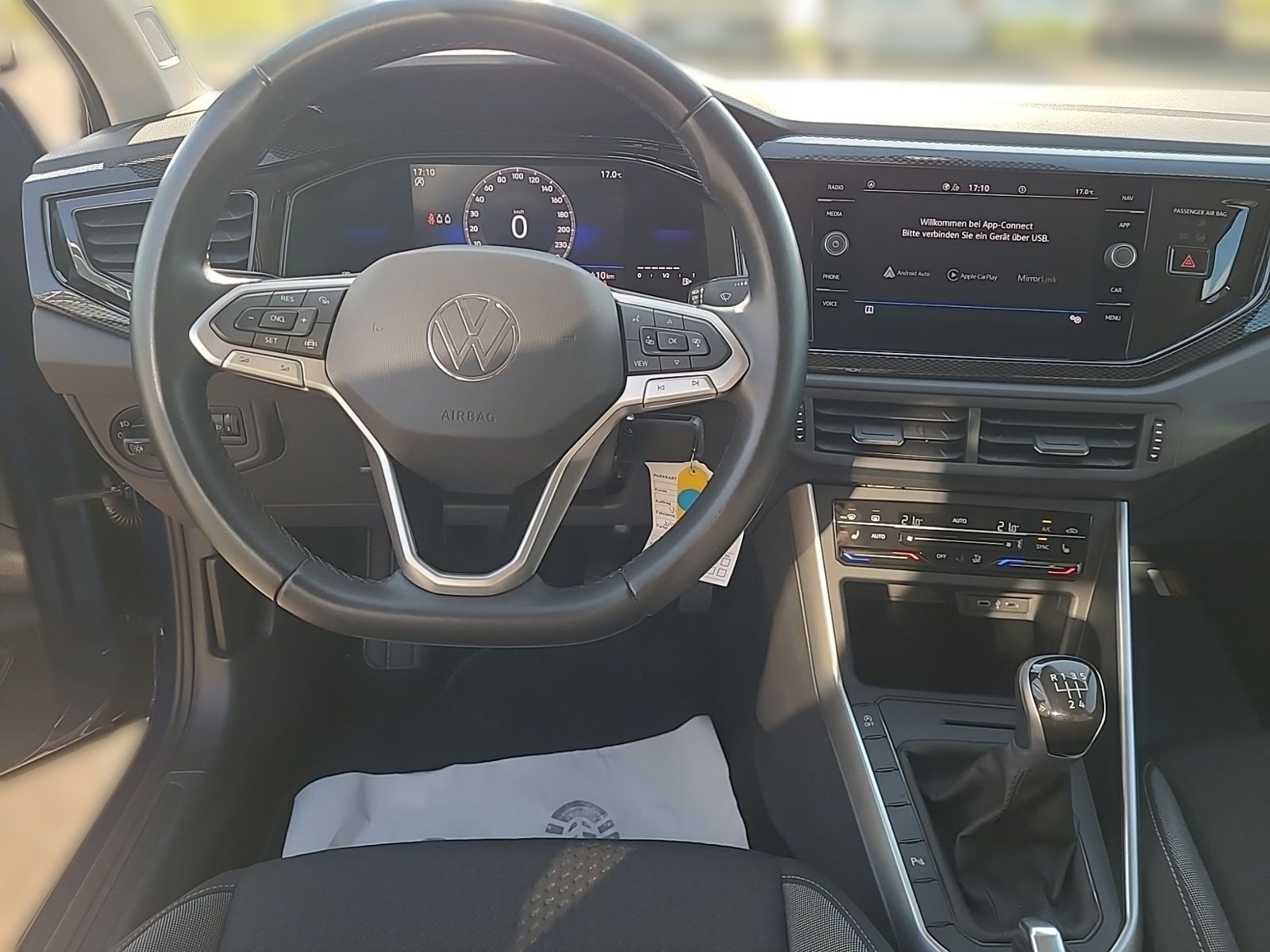 Volkswagen Taigo 1.0 TSI LIFE - Samsaru's Car Outlet