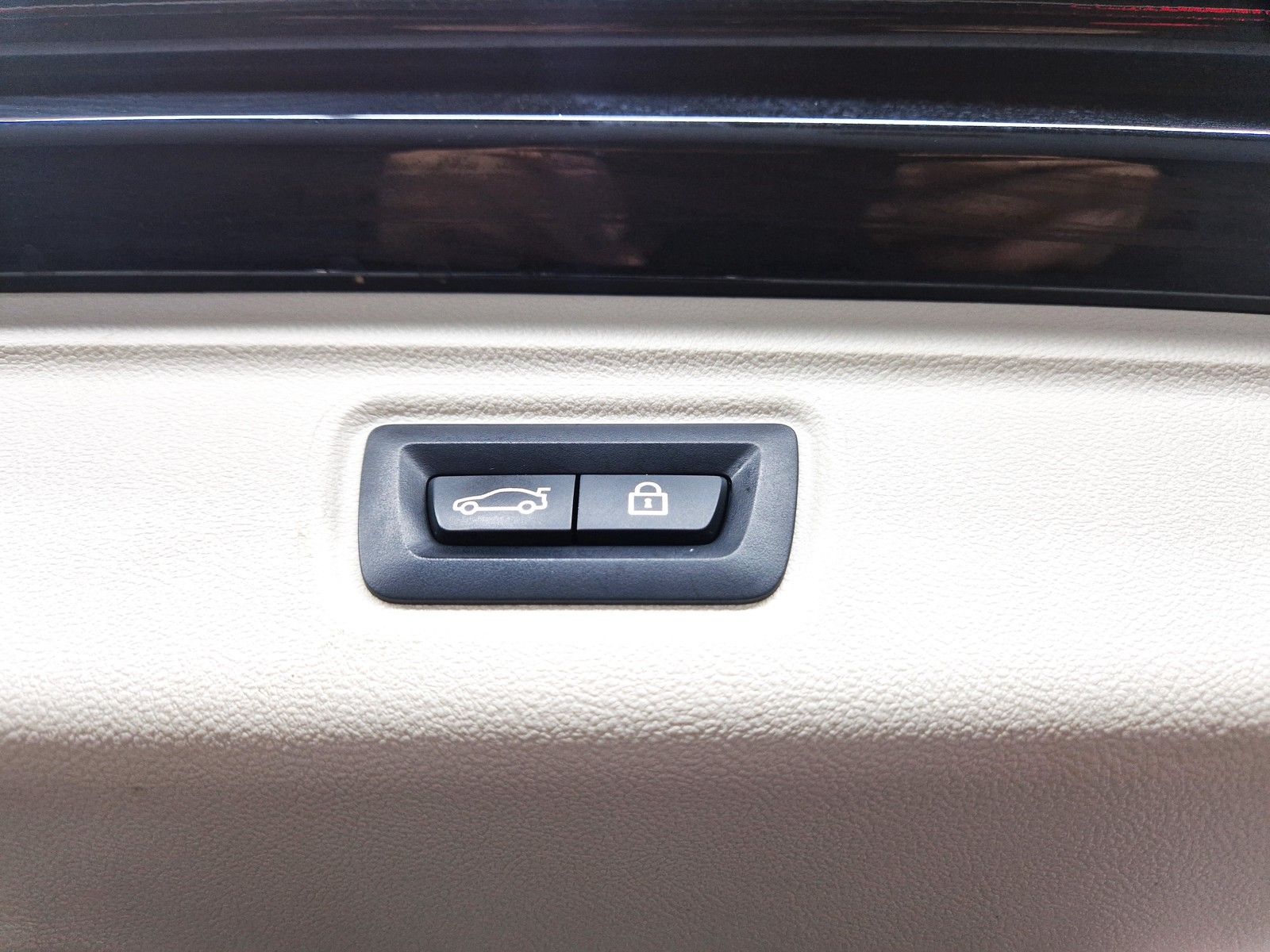 BMW 330 e Sport Line - Samsaru's Car Outlet