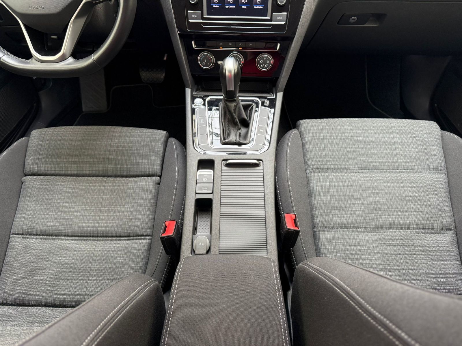 Volkswagen Passat 2.0 TDI Business DSG - Samsaru's Car Outlet