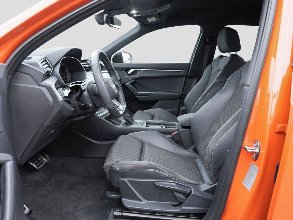 Audi Q3 40 TFSI quattro S tronic S Line /AHK/LED/RFK