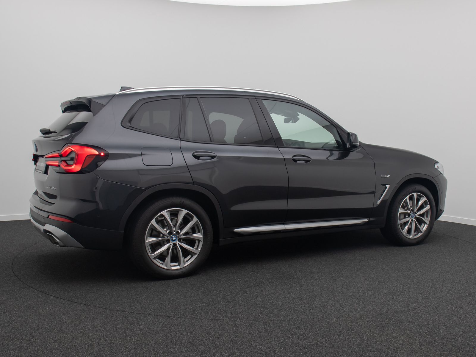 BMW X3 xD30e Kamera AHK HUD DAB Sport Panoram 19Zoll