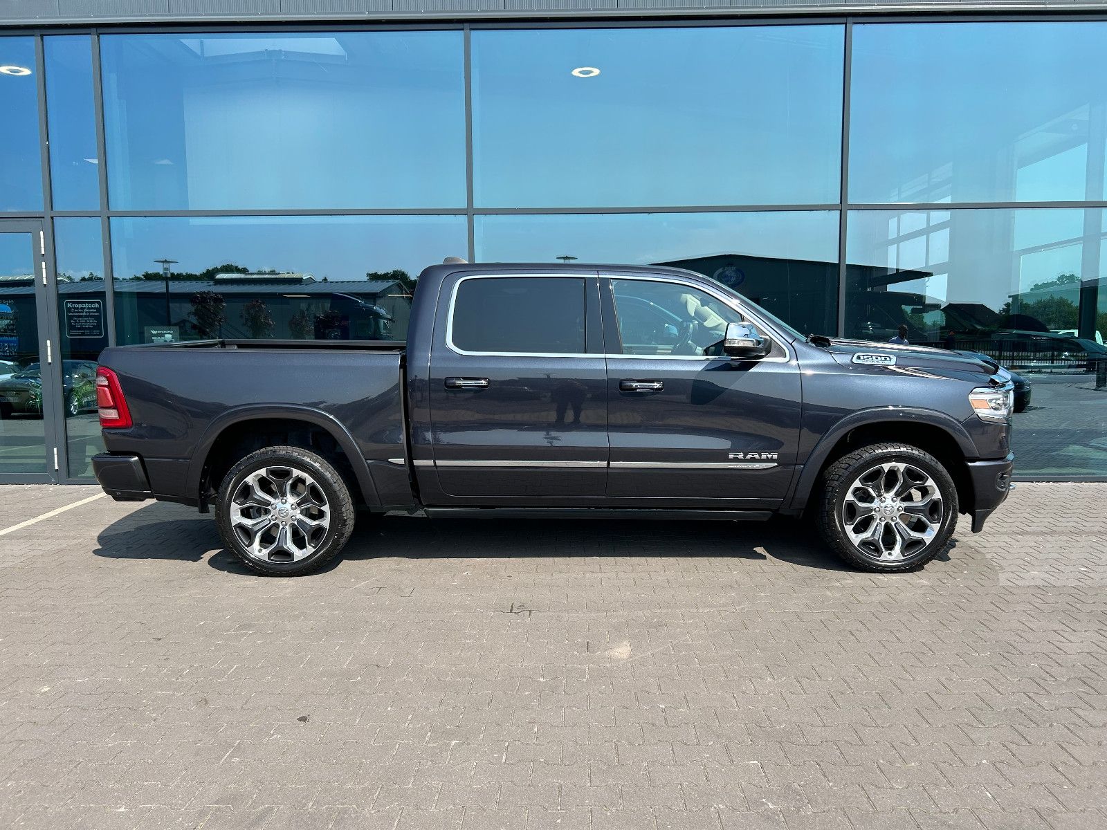 Dodge RAM 1500 Limited *LUFT*LPG*ACC*360*PANO*DE*