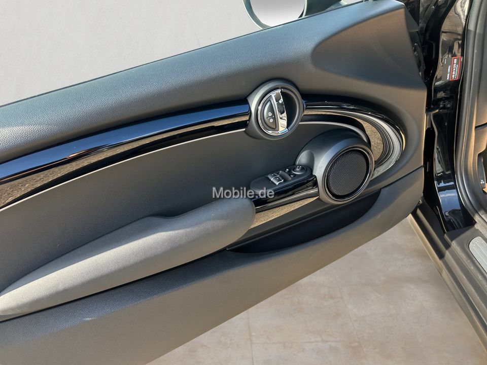 MINI Cooper Classic - Samsaru's Car Outlet