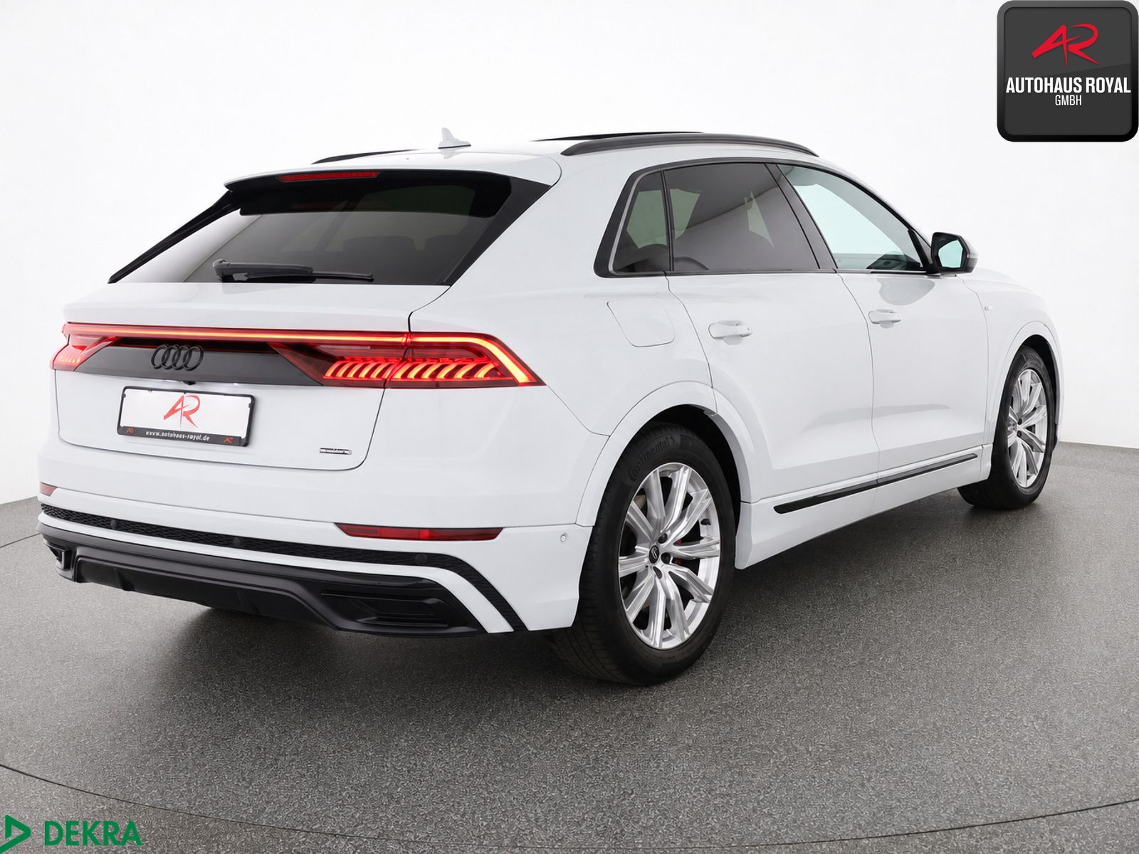 Audi Q8 55 TFSI qu 3x S Line MASSAGE,S-SITZE,B+O,AHK