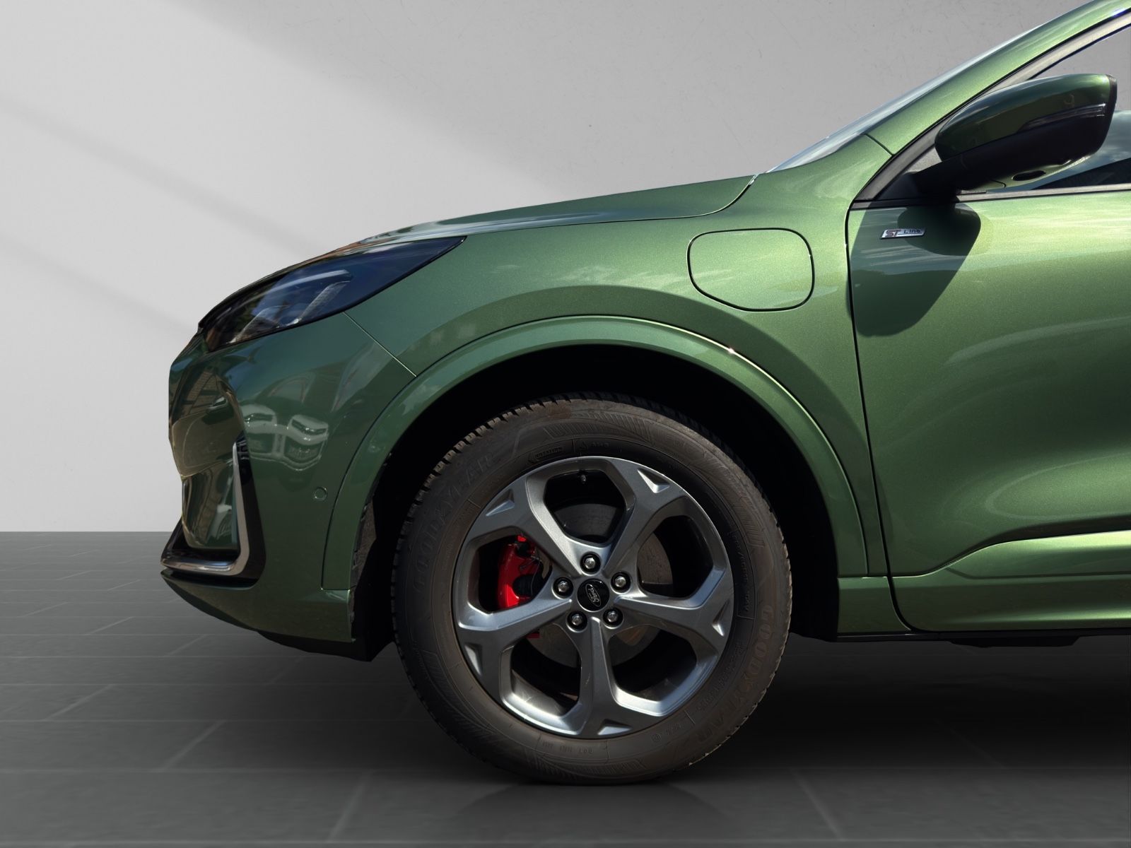 Ford Kuga PHEV ST-Line X - Samsaru's Car Outlet