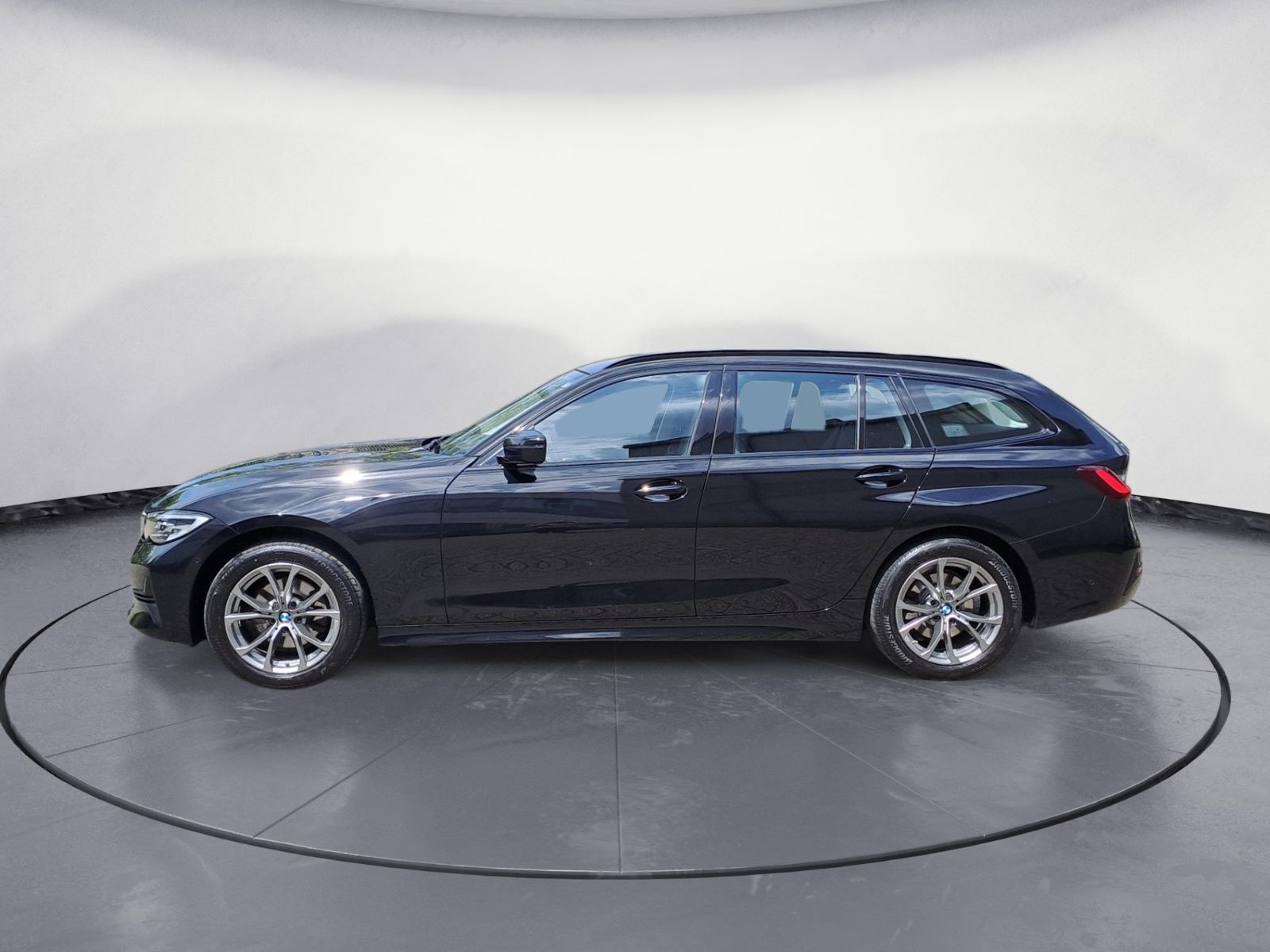 BMW 320d xDrive Touring Sport Line - Samsaru's Car Outlet