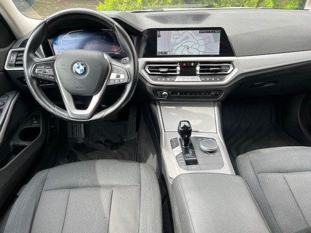 BMW 3 Touring 320 d Aut. Avantgarde - Samsaru's Car Outlet