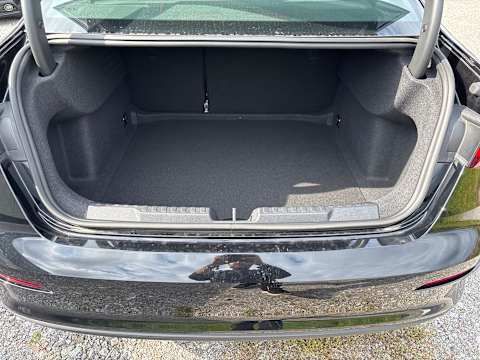 Audi A3 Limousine 30 TFSI S tronic Sitzh. PDC LED Kli