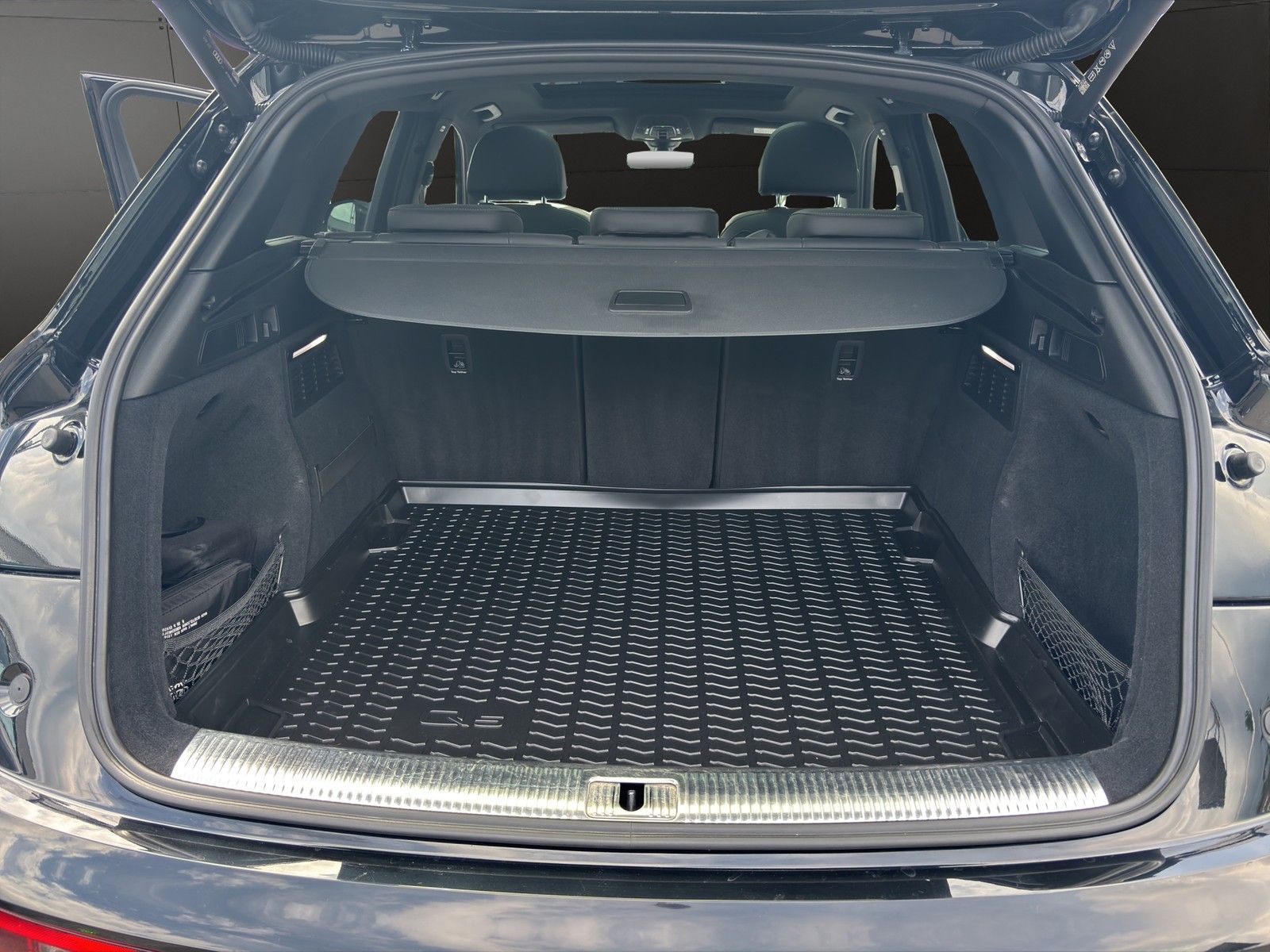 Audi Q5 50 TDI q. S line - Samsaru's Car Outlet