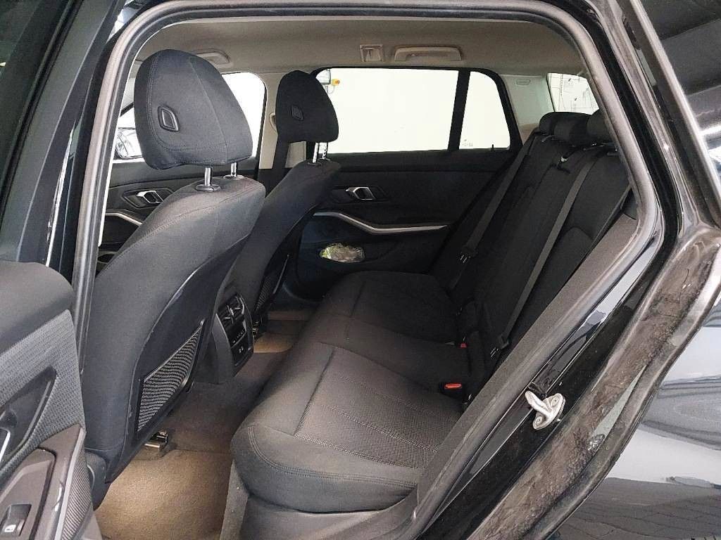 BMW 320d xDrive - Samsaru's Car Outlet