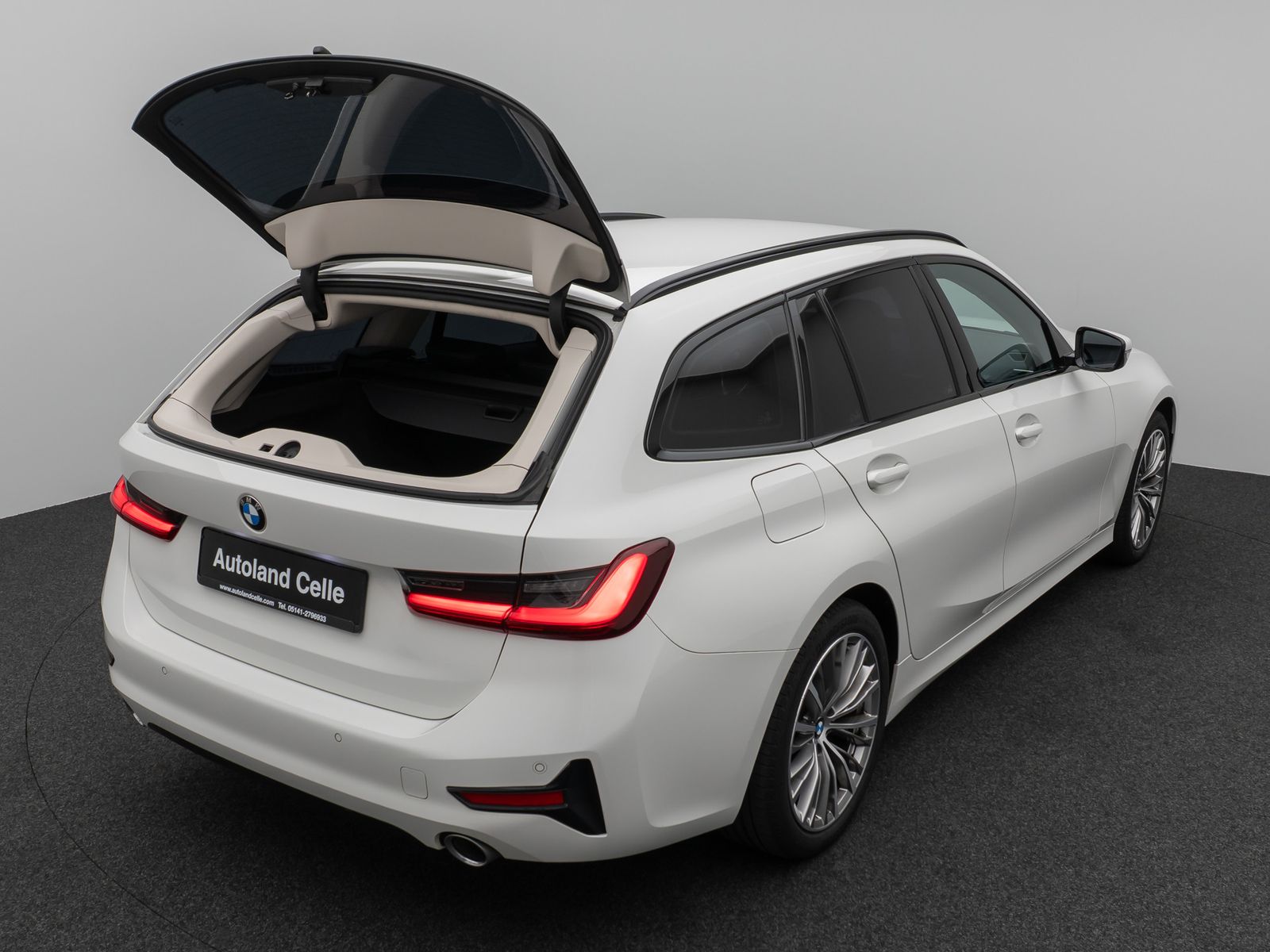 BMW 320d SportLine - Samsaru's Car Outlet