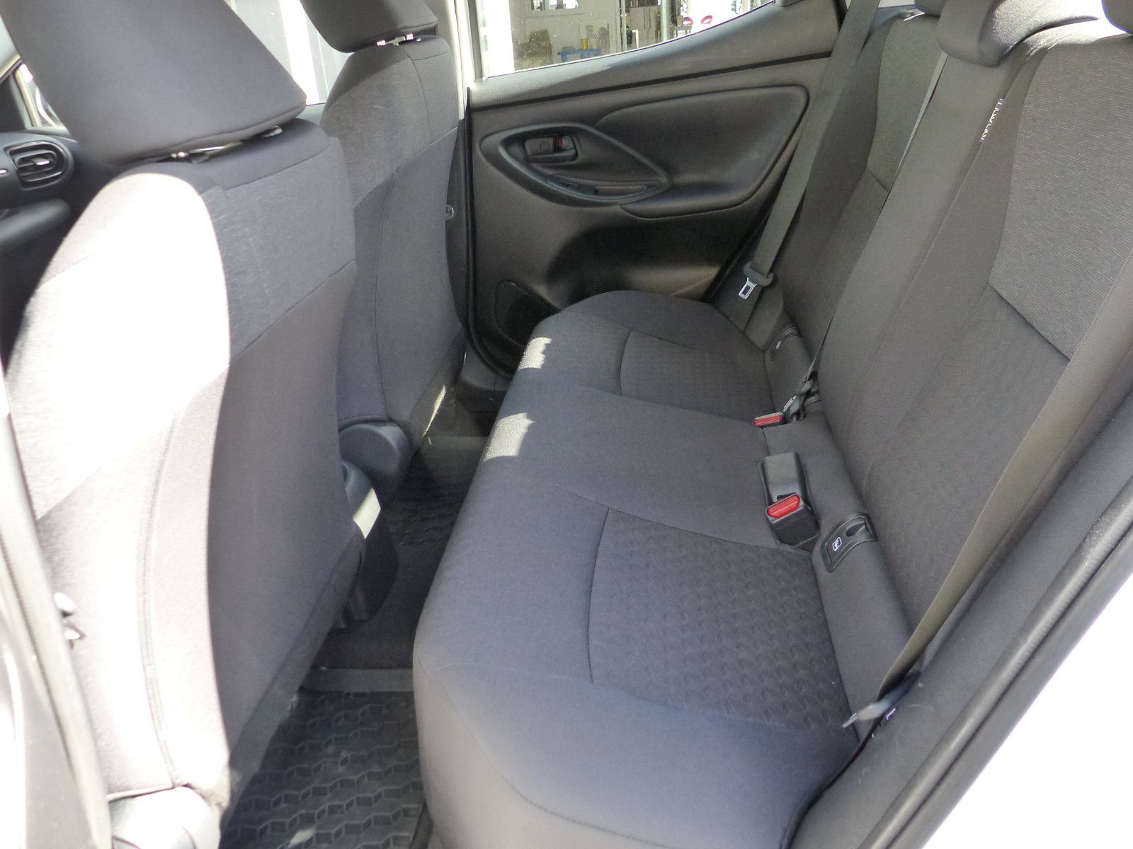 Toyota Yaris 1.5 VVT-iE Automatik Comfort - Samsaru's Car Outlet