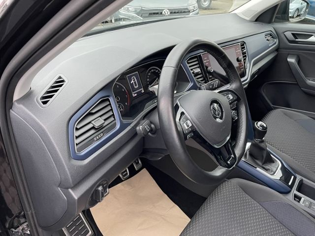 Volkswagen T-Roc United 1.5 TSI - Samsaru's Car Outlet