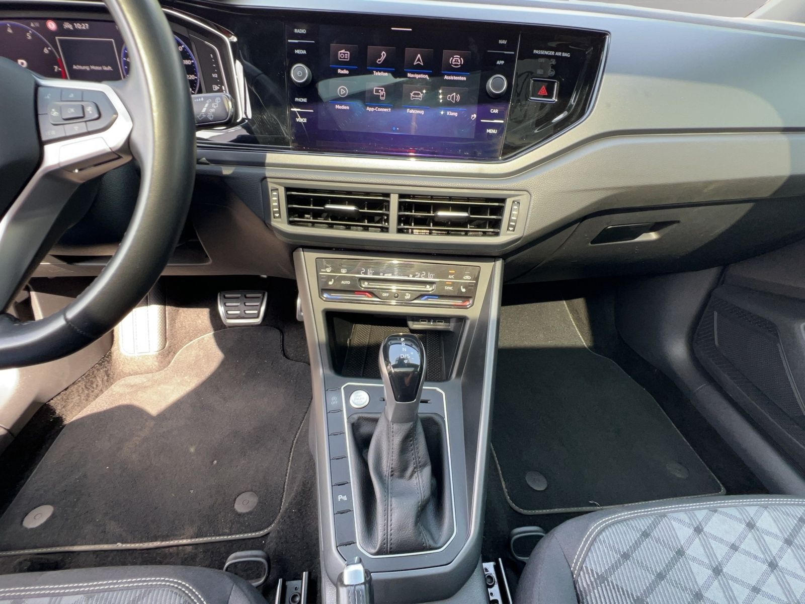 Volkswagen Taigo 1.0 TSI DSG R-Line - Samsaru's Car Outlet