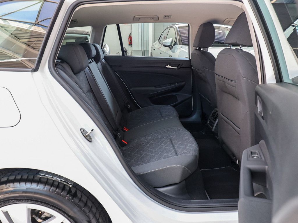 Volkswagen Golf VIII Variant Life 1.0 l TSI - Samsaru's Car Outlet