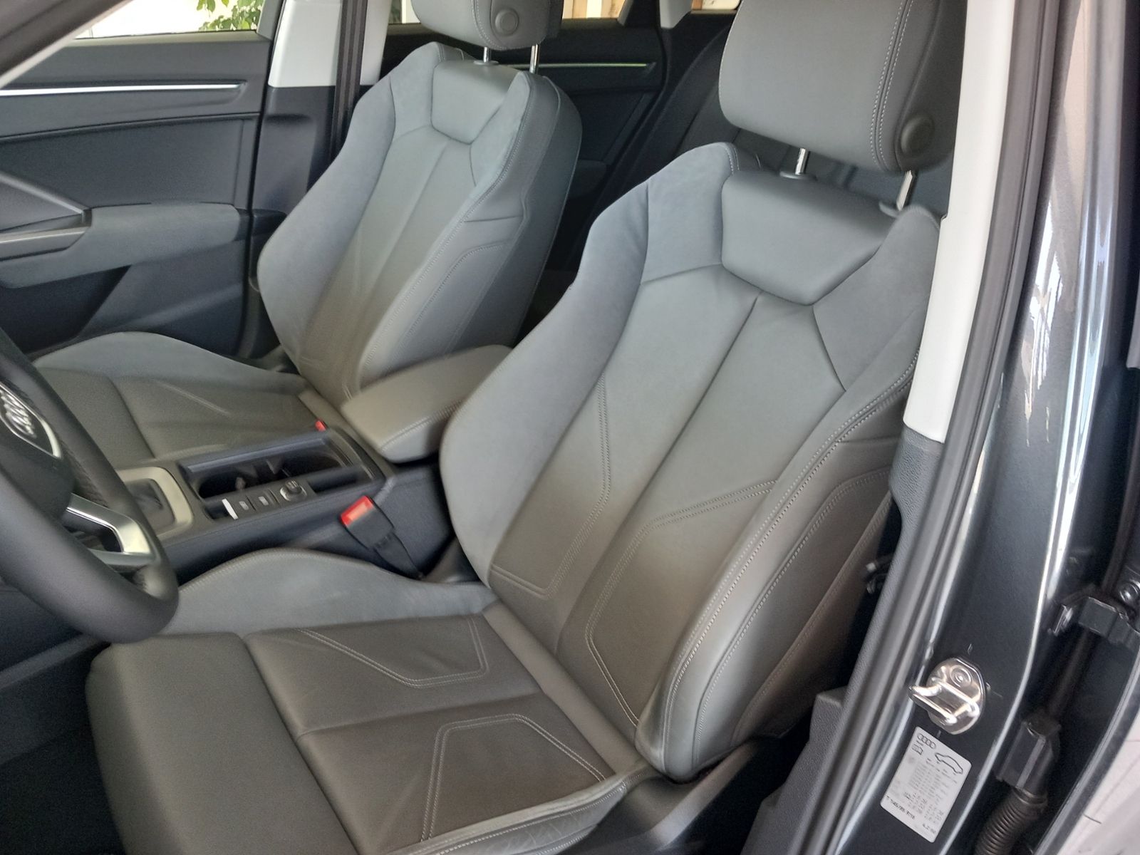 Audi Q3 S line 40 TDI quattro - Samsaru's Car Outlet