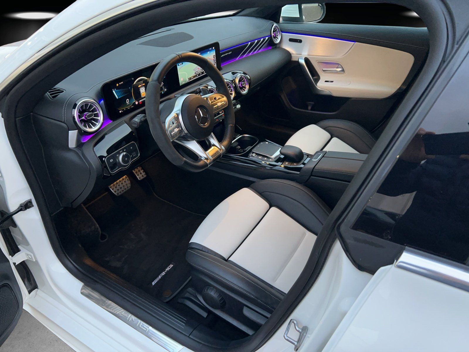 Mercedes-Benz CLA 35 AMG - Samsaru's Car Outlet