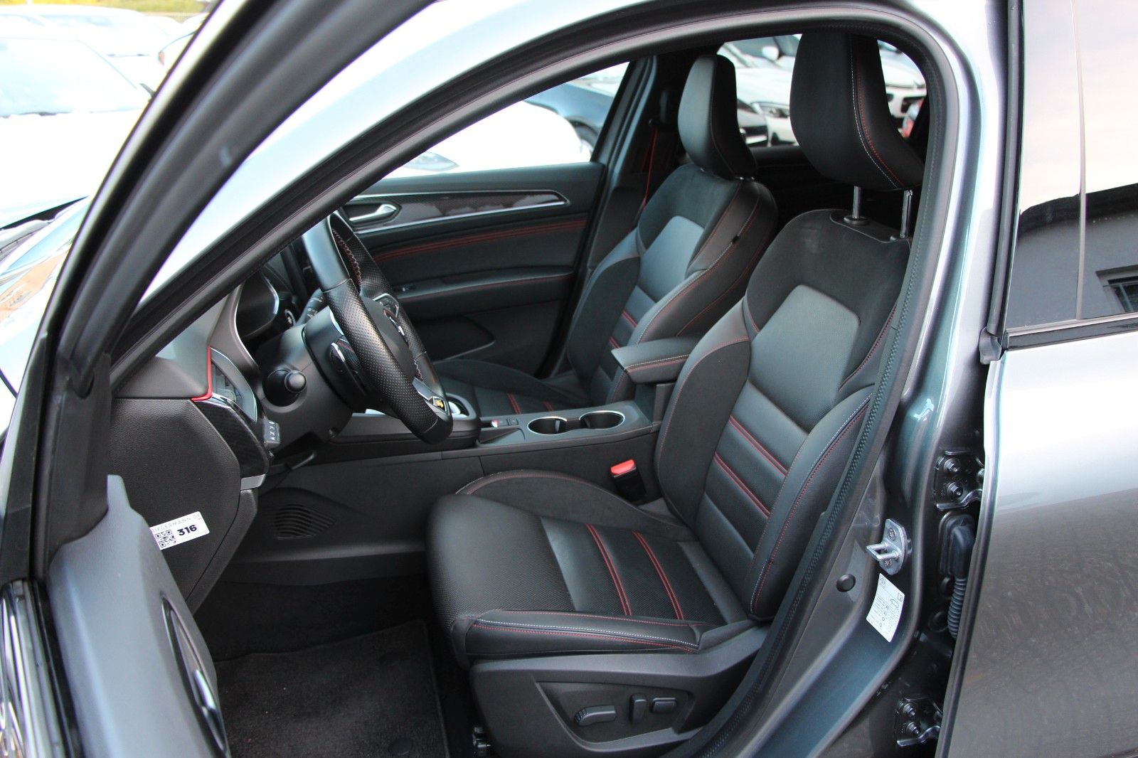 Renault Arkana Mild Hybrid R.S. Line - Samsaru's Car Outlet