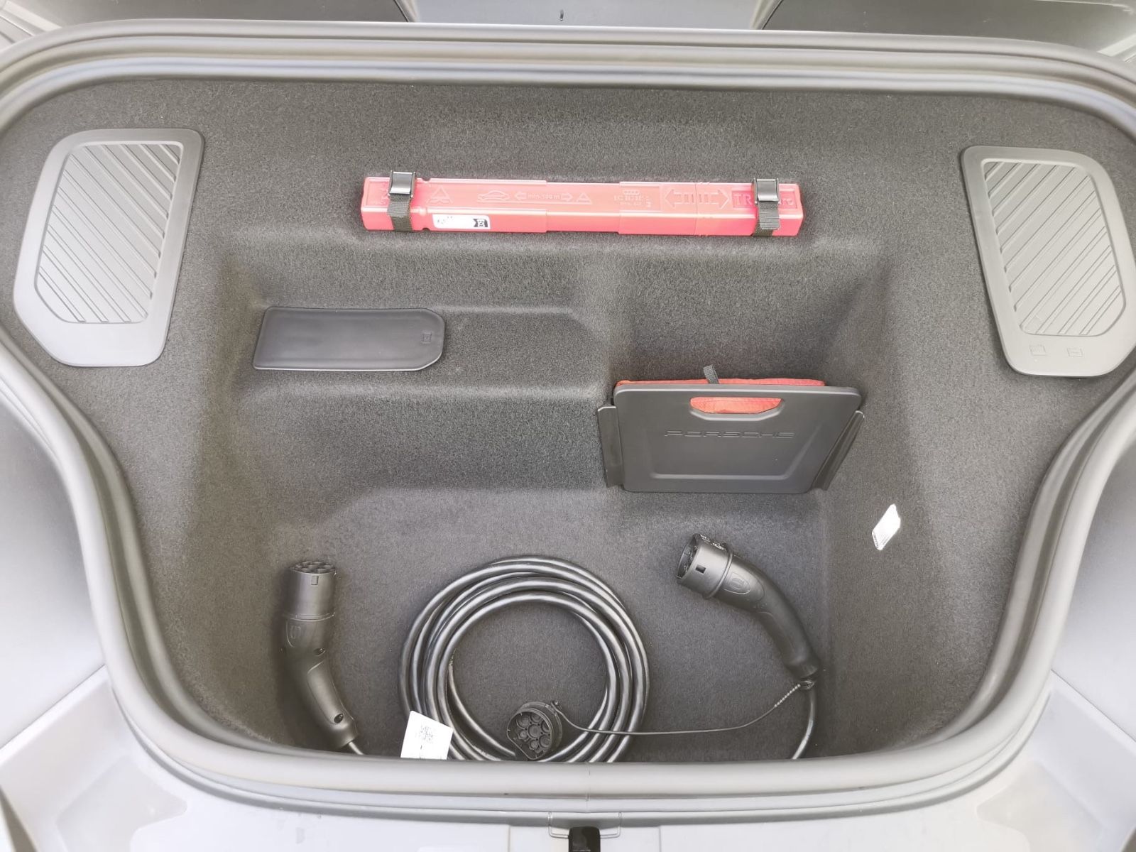 Porsche Macan 4 |LUFT|22|3xDIS|ACC|BOSE|SPORTCHRON|360°|