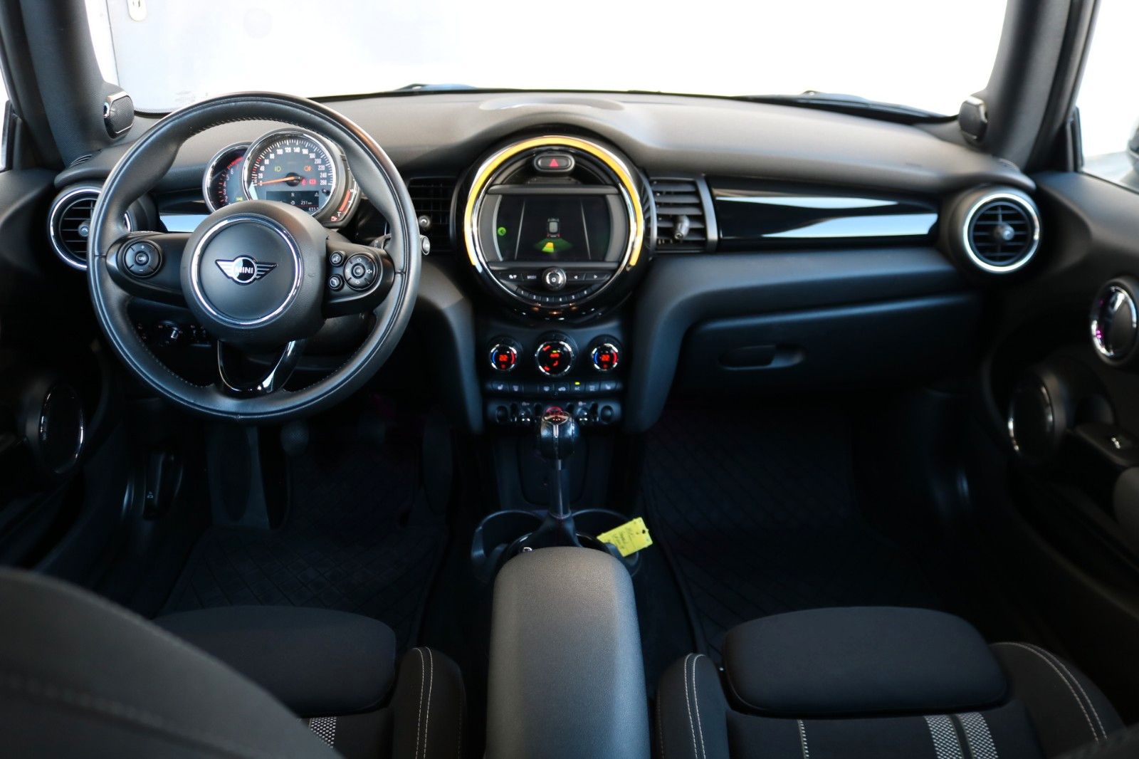 MINI Cooper S Pepper II - Samsaru's Car Outlet