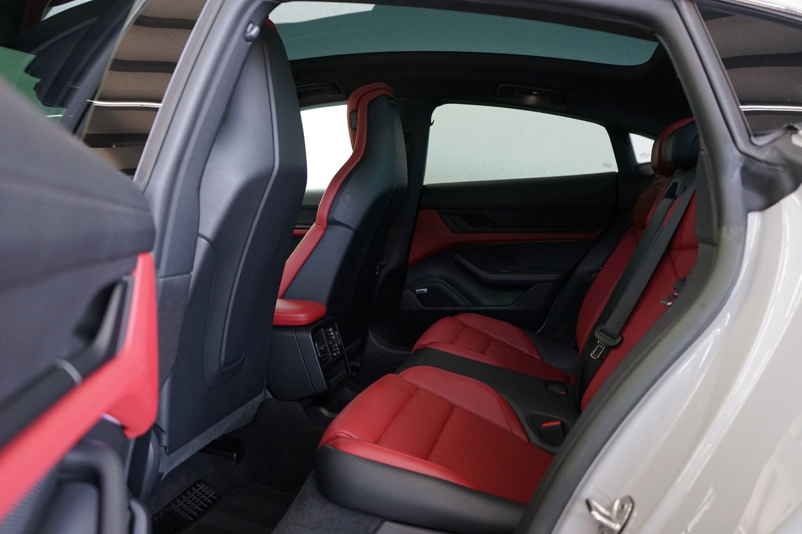 Porsche Taycan 4 S*KREIDE/PANO/CHRONO/3xDISPLAY/MEGA !!