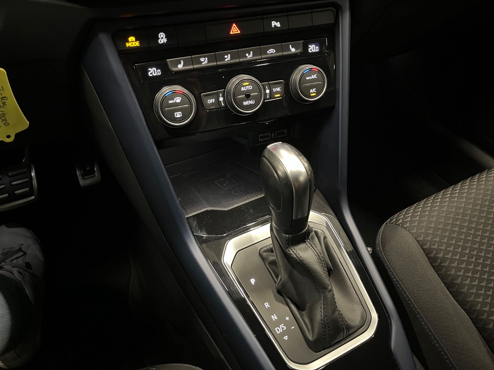 Volkswagen T-Roc 1.5 TSI DSG United - Samsaru's Car Outlet