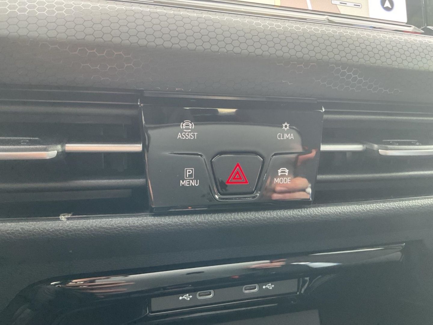 Volkswagen Golf 8 VIII Clubsport 2.0 TSI - Samsaru's Car Outlet