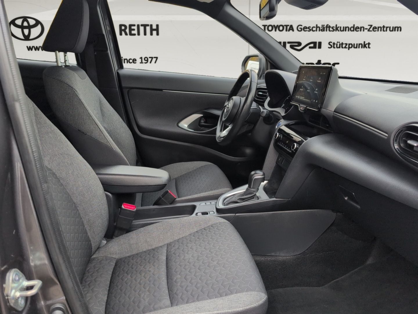 Toyota Yaris Cross Hybrid FWD Team Deutschland LED Appl