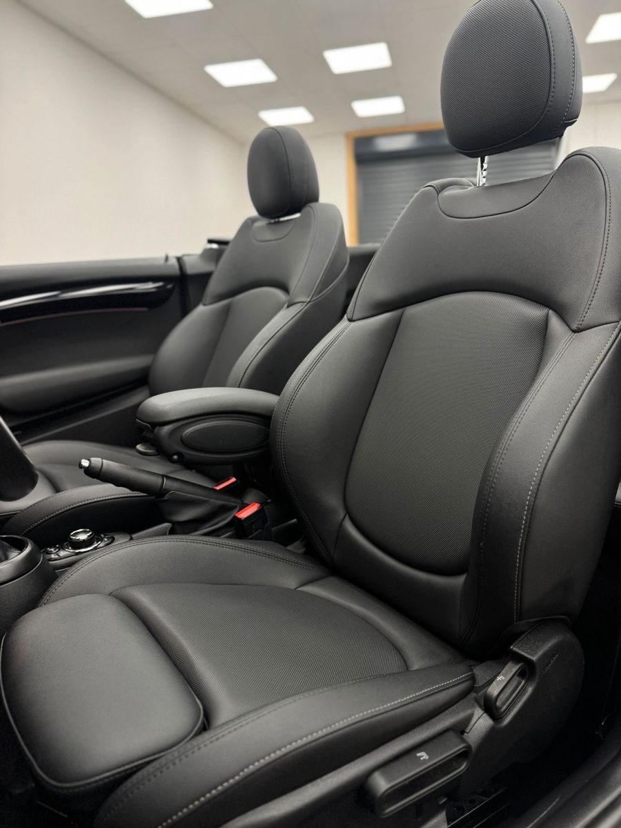 MINI Cabrio Cooper - Samsaru's Car Outlet
