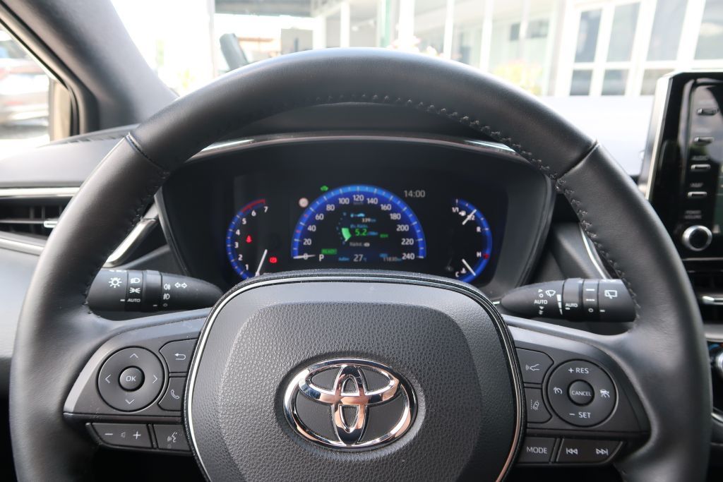Toyota Corolla 1.8 Hybrid - Samsaru's Car Outlet